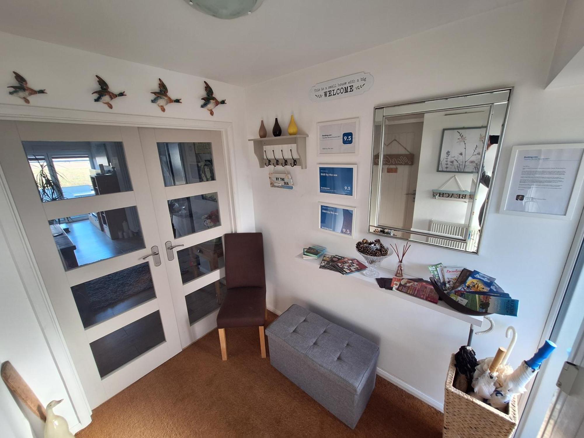 By The Sea, Home From Home Sleeps 6 Милфорд он Сий Екстериор снимка