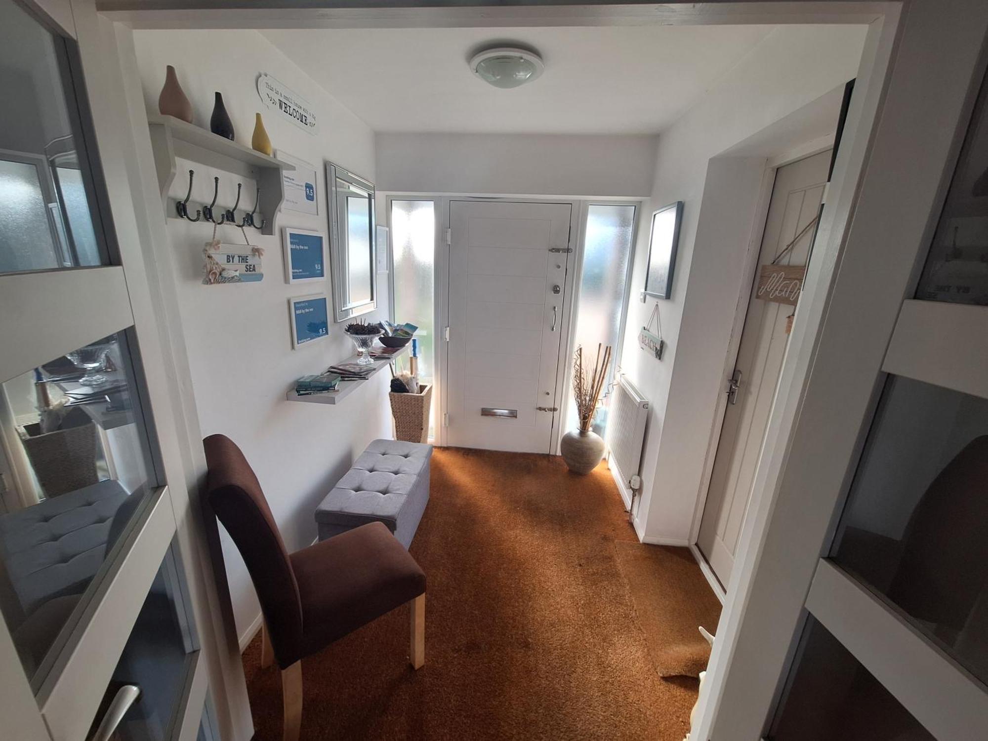 By The Sea, Home From Home Sleeps 6 Милфорд он Сий Екстериор снимка